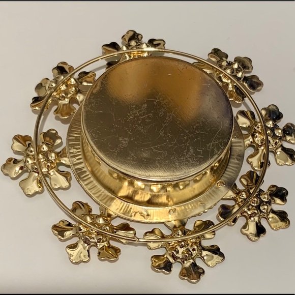 Tealight Candleholder made with alloy and metal - Picture 2 of 6